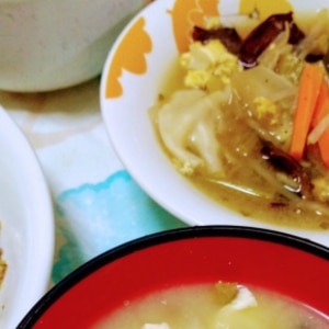 簡単中華スープ☆餃子入り酸辣湯（サンラータン）